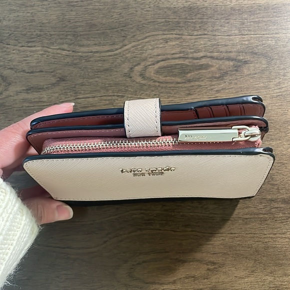 kate spade medium wallet - Picture 8 of 10